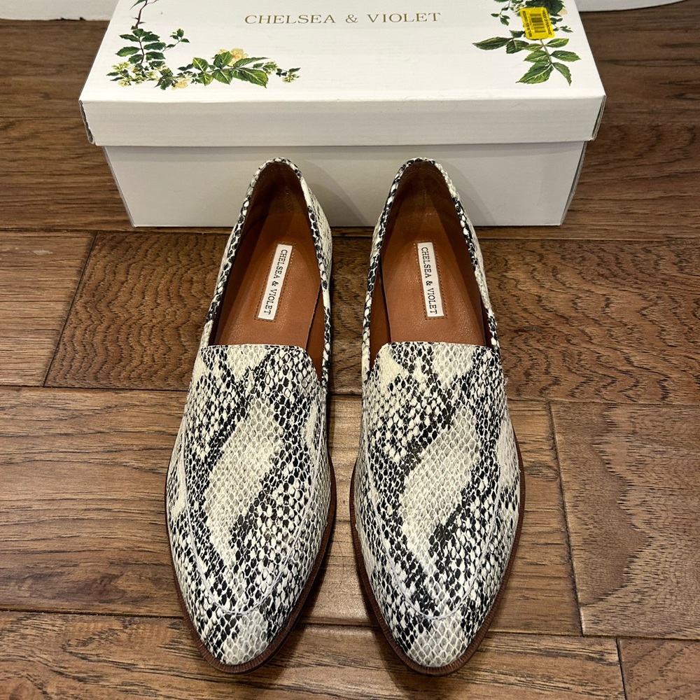 Chelsea & Violet Jenna Snakeskin Loafers 9